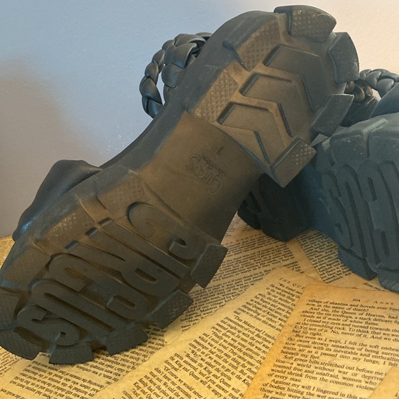 Sam Edelman NY chunky Amkle Strap Sandals - Picture 8 of 8